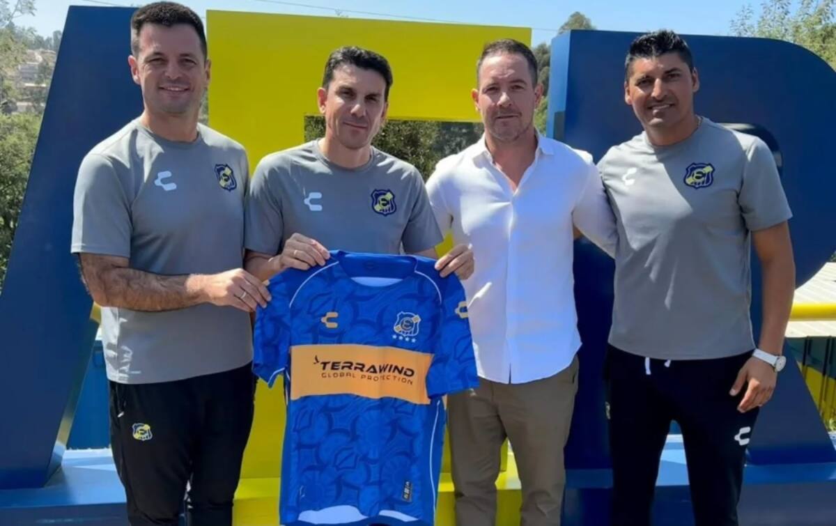 El ex U se sumó al cuerpo técnico de Mauricio Larriera en Everton.