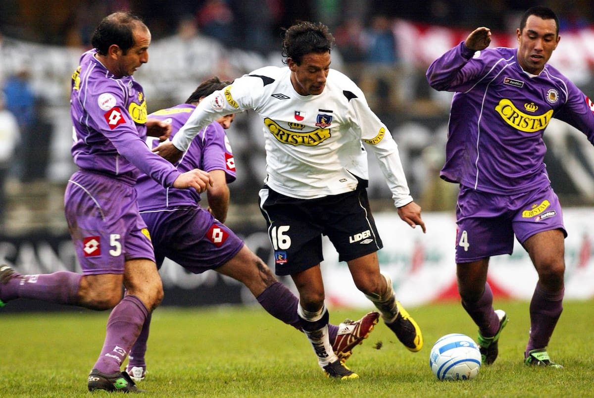 El delantero vivió en primera persona la quiebra de Colo Colo y contó detalles que pocos saben. Foto: Aton.