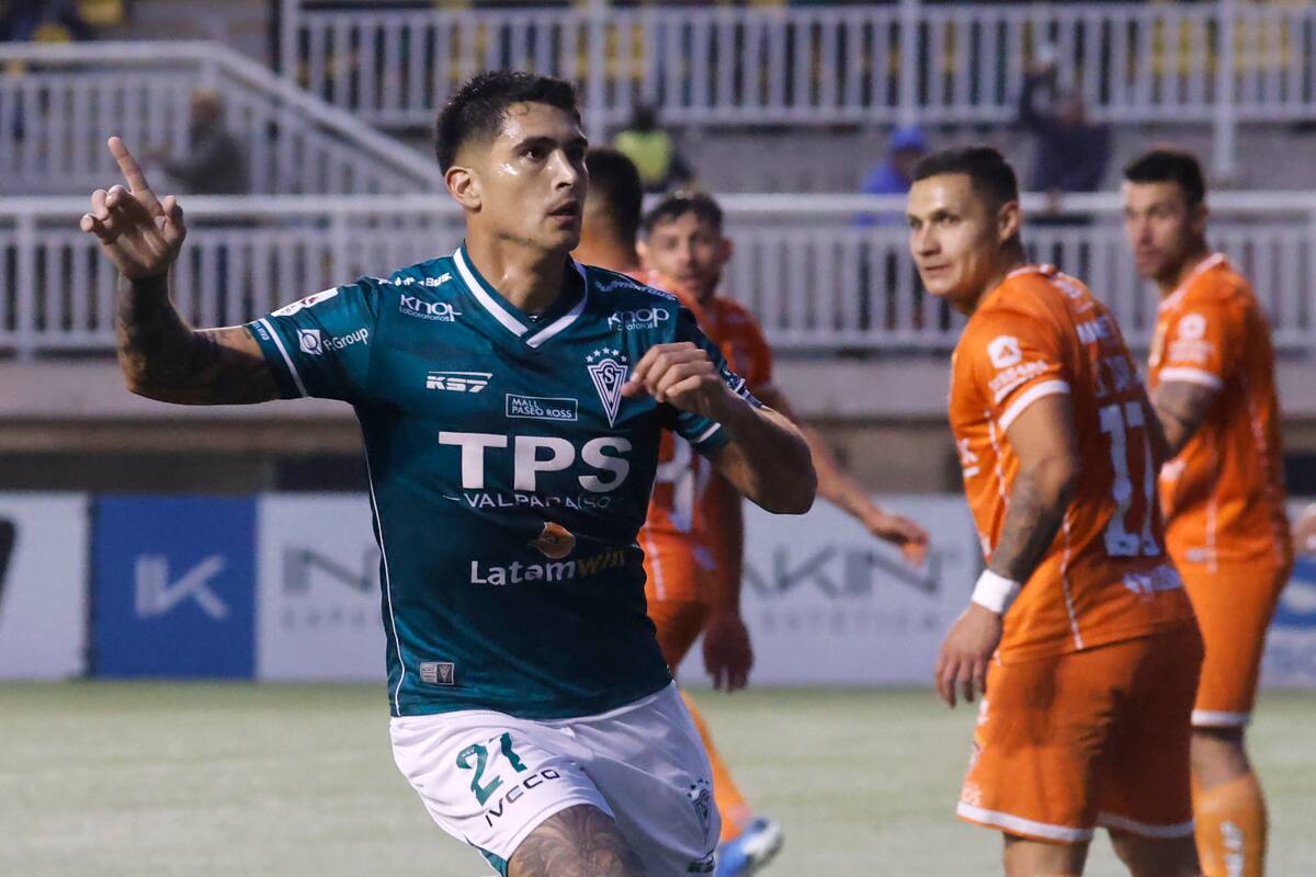 se recuperó de un esguince y será alternativa en Santiago Wanderers. Foto: Aton