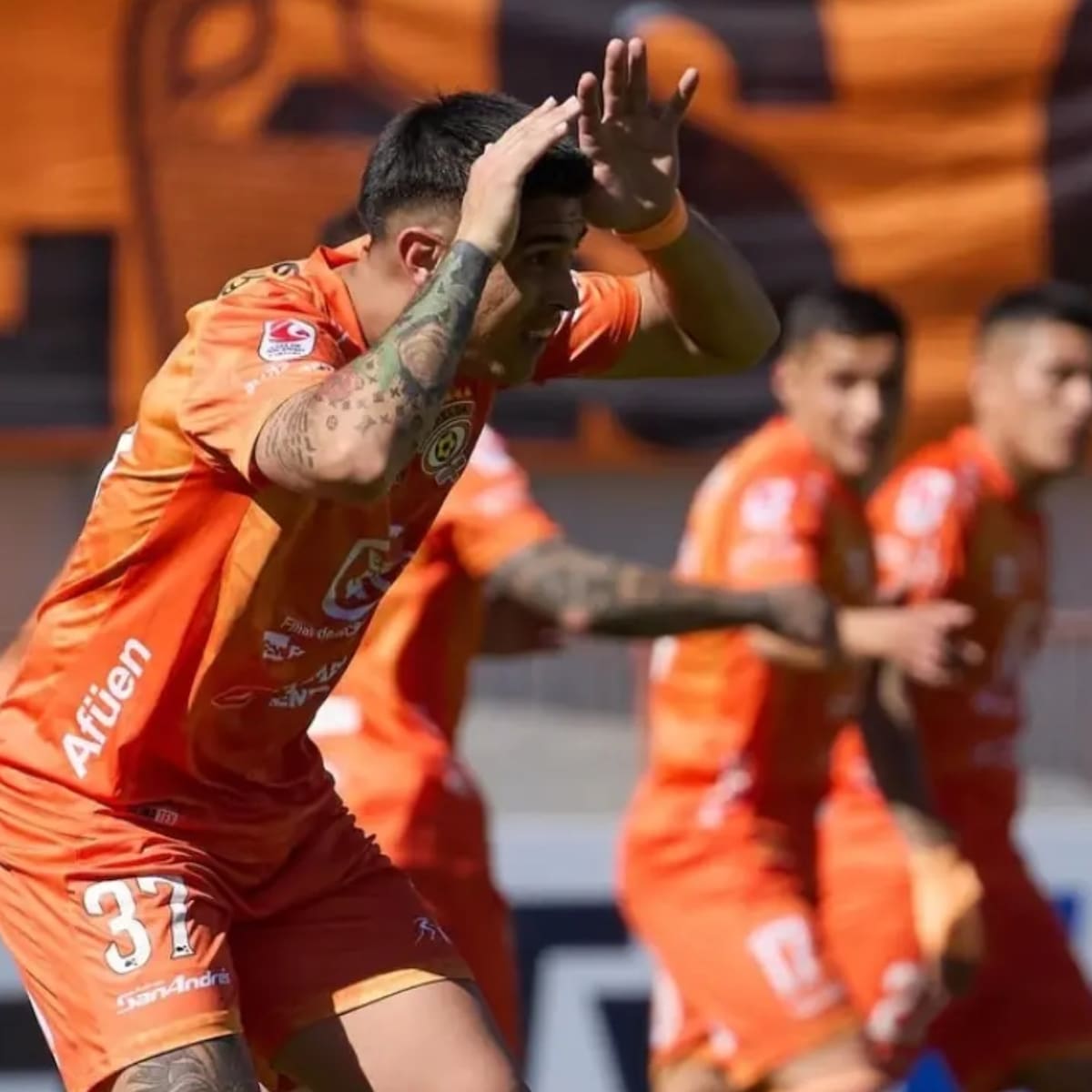 Cobreloa goleó a Santa Cruz y es el sólido lider de la Primera B