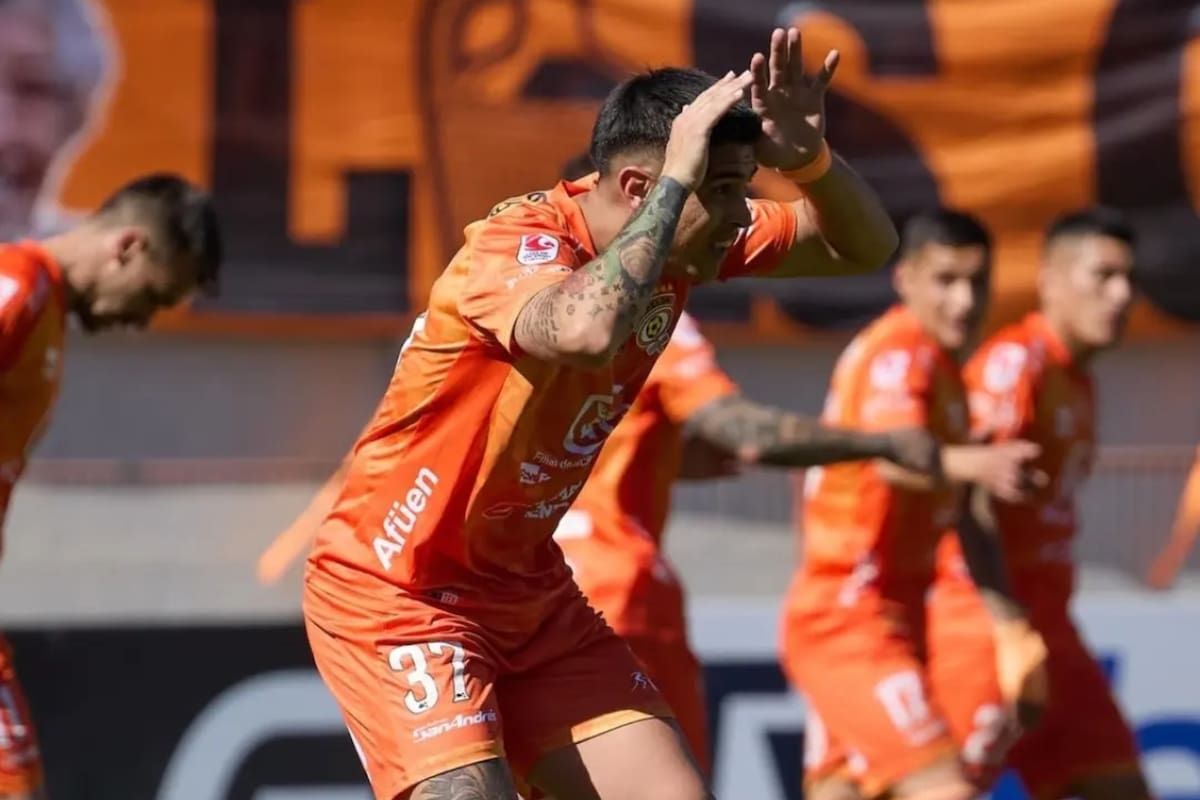 El delantero y su debut con Cobreloa. Foto: @nachitoduma30