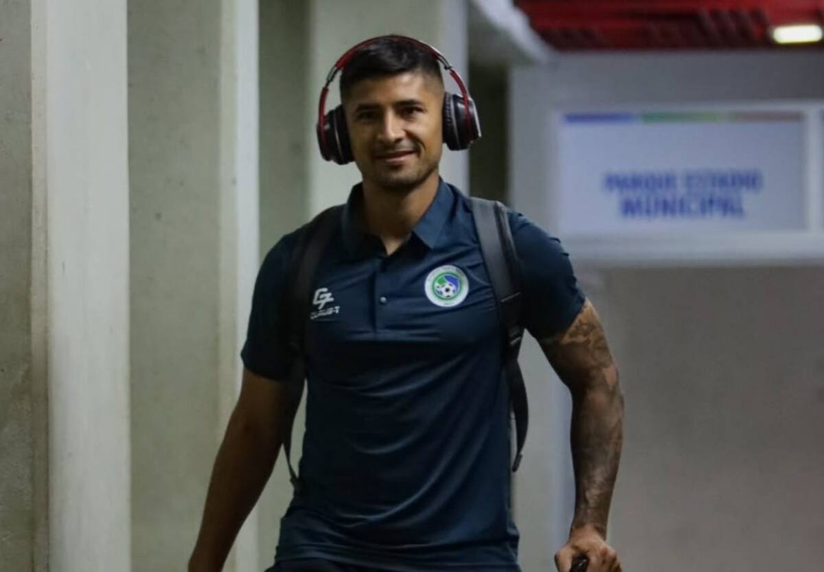 . El argentino, hoy en Deportes Puerto Montt. Foto: Deportes Puerto Montt en Instagram.