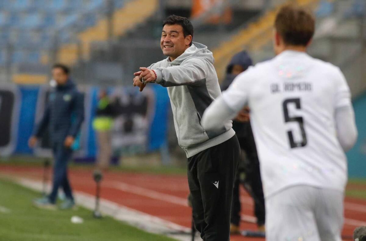 Ñublense ya le tiene reemplazo a Ronald Fuentes: confirman a su nuevo DT