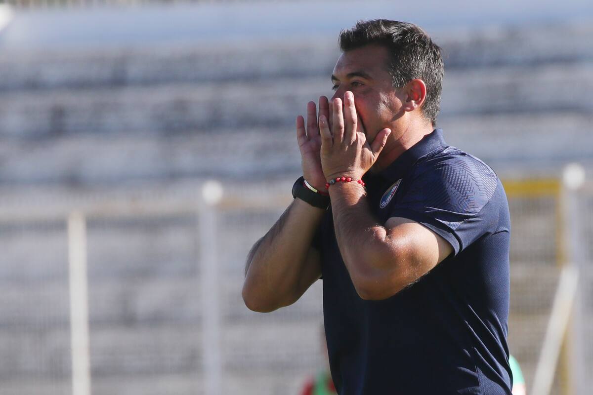 "Yo siento que en algún momento los entrenadores nacionales tenemos que entregarle más confianza a los directivos, darle más seguridad de que hay gente preparada en el medio nacional para poder tomar la Selección."