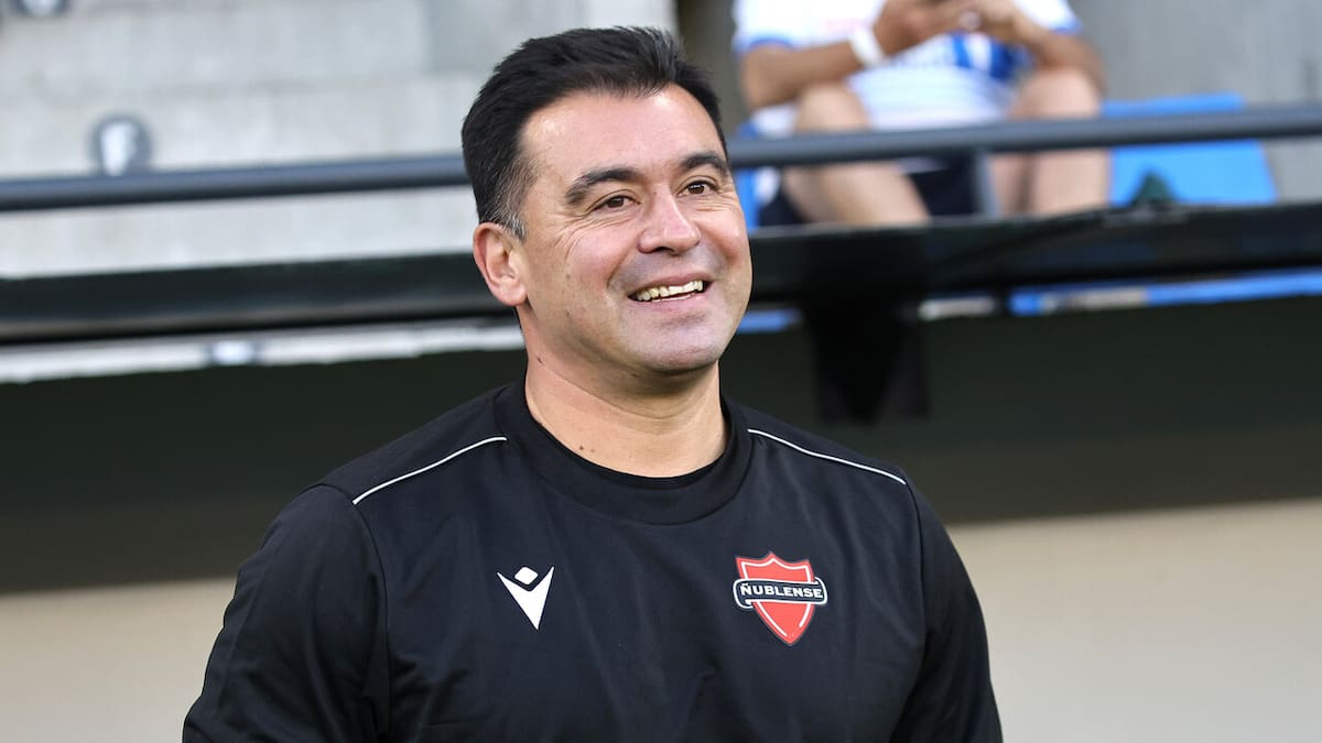 Tras valioso empate con la UC: DT de Ñublense se rinde ante el Claro Arena: “Da gusto”