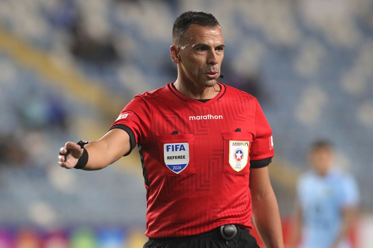 El árbitro chileno fue parte del VAR en la semifinal del Mundial 2026 entre Argentina e Inglaterra. Foto: Agencia Aton.