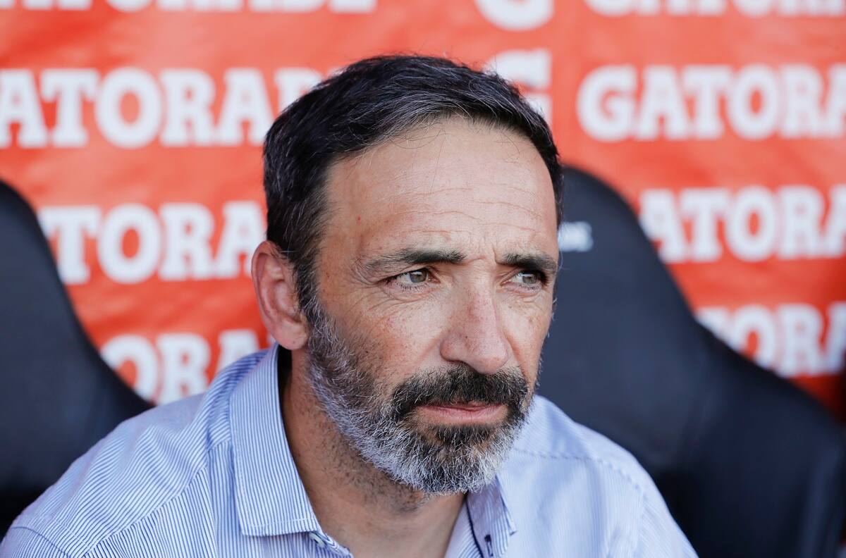 Piden la salida de Azconzábal tras la derrota contra la U: “Una basura de entrenador; técnico cagón”