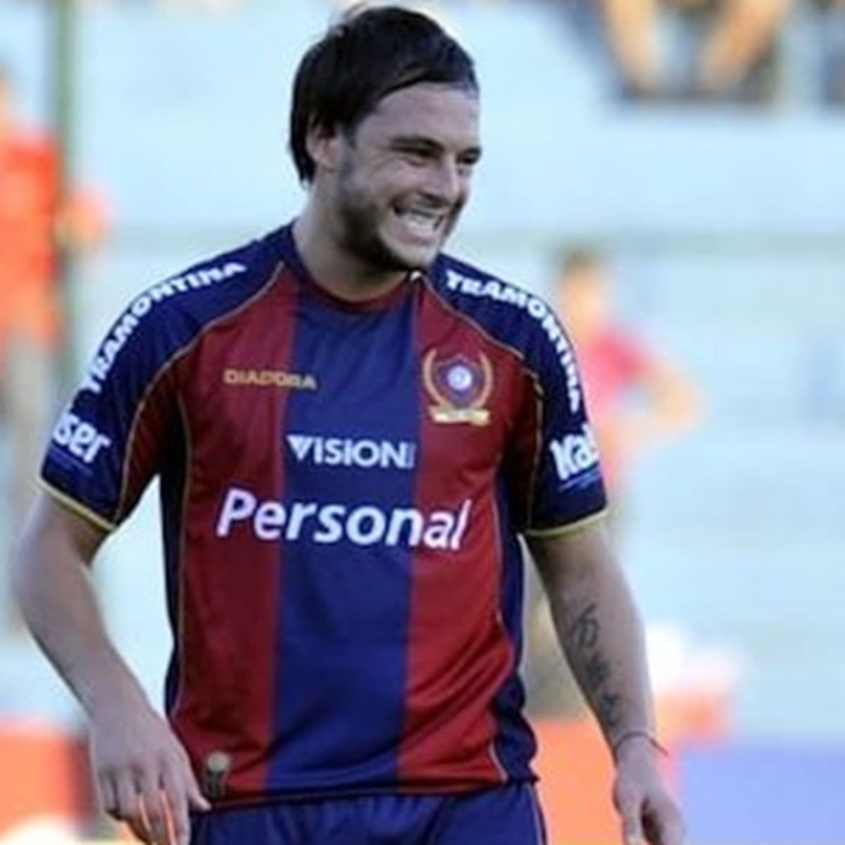 Tenía orden de captura internacional: Ex jugador de Colo-Colo irá a juicio por pensión de alimentos en Paraguay