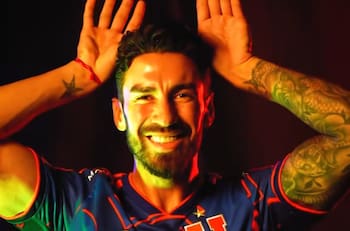 VIDEO | Con tocada de oreja a Colo Colo: Juan Martín Lucero fue presentado como refuerzo de la U