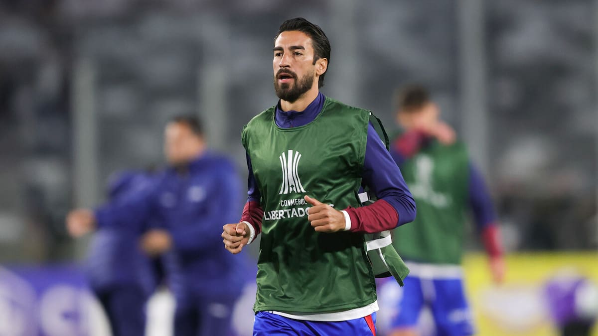 No lo perdonan: el hostil recibimiento de los hinchas de Colo Colo a Juan Martín Lucero
