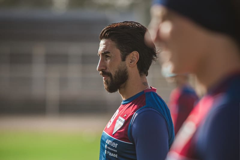 entrenando con Fortaleza antes de visitar a Colo Colo. Foto: @FortalezaEC