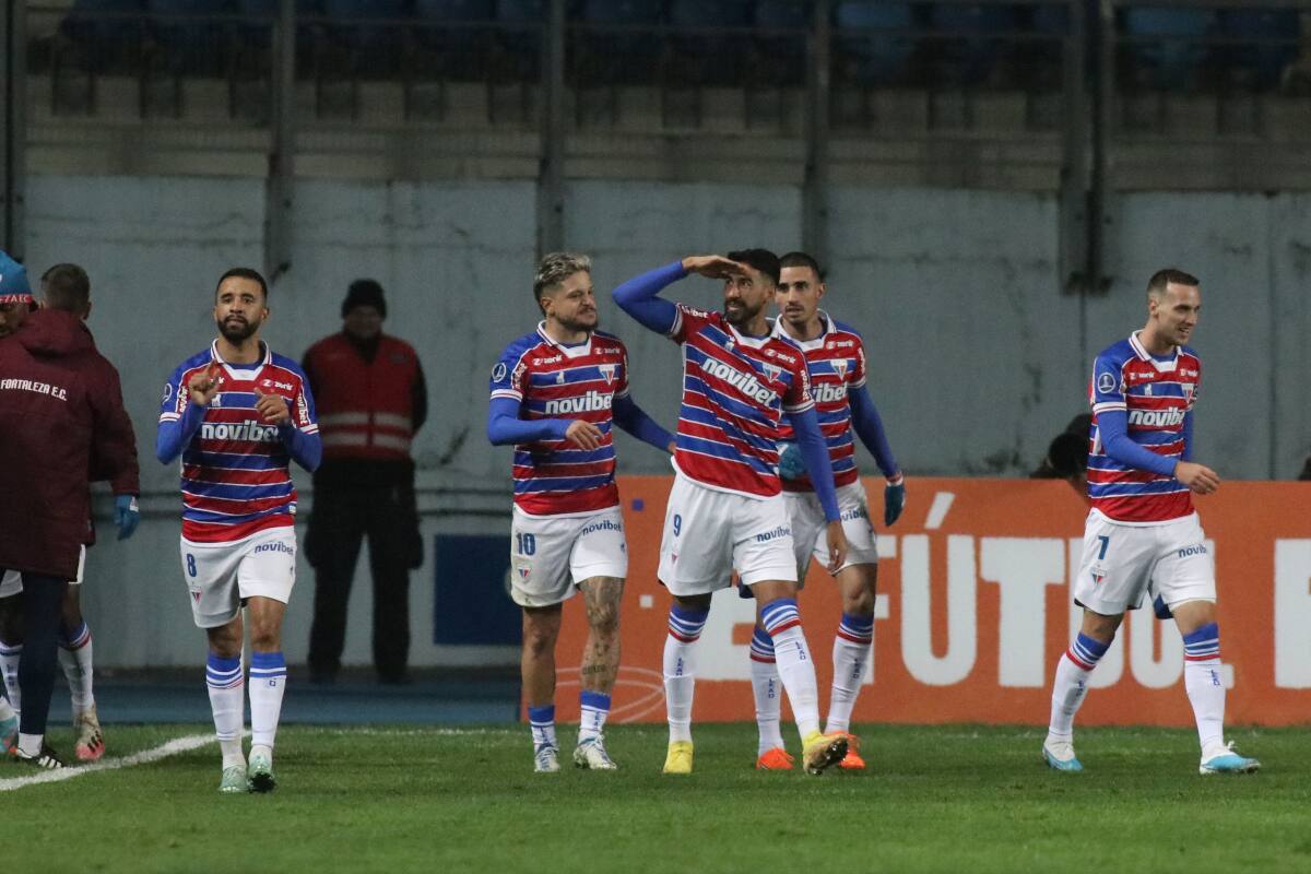 defendiendo la camiseta de Fortaleza en la Copa Sudamericana (Foto: Aton)