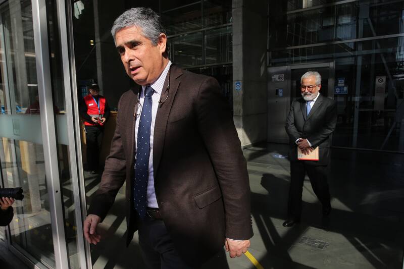 Hermosilla es representado además por su propio hermano, el también jurista Juan Pablo Hermosilla.