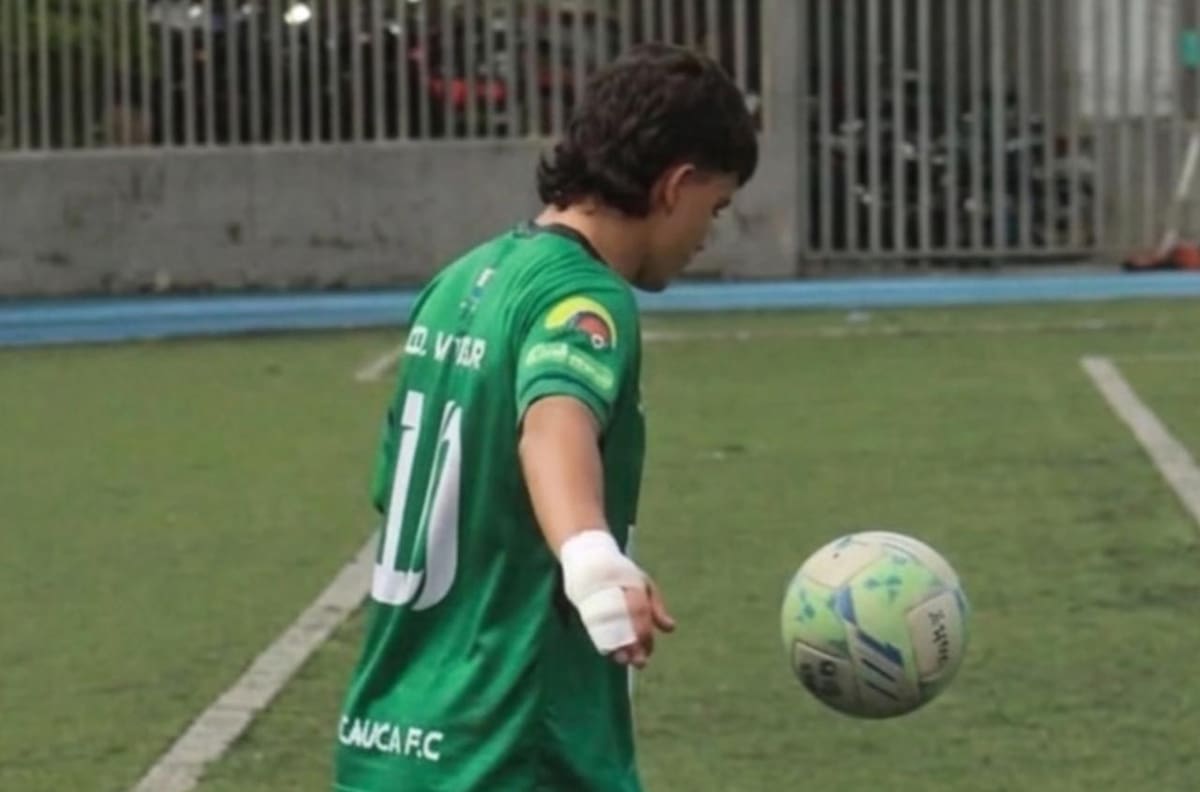 Colo-Colo toma una decisión: ¿Qué pasó con el 10 colombiano que llegó al fútbol joven del club?
