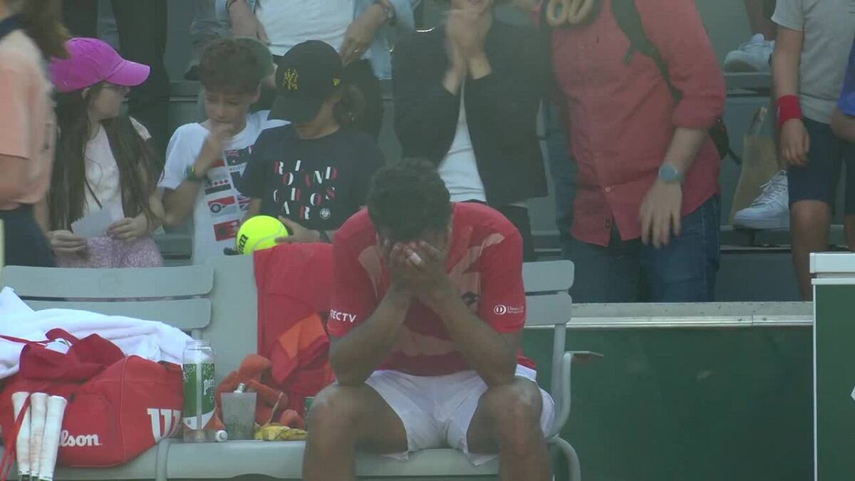 luego de pasar a cuarta ronda de Roland Garros, logrando un hito para su país.
