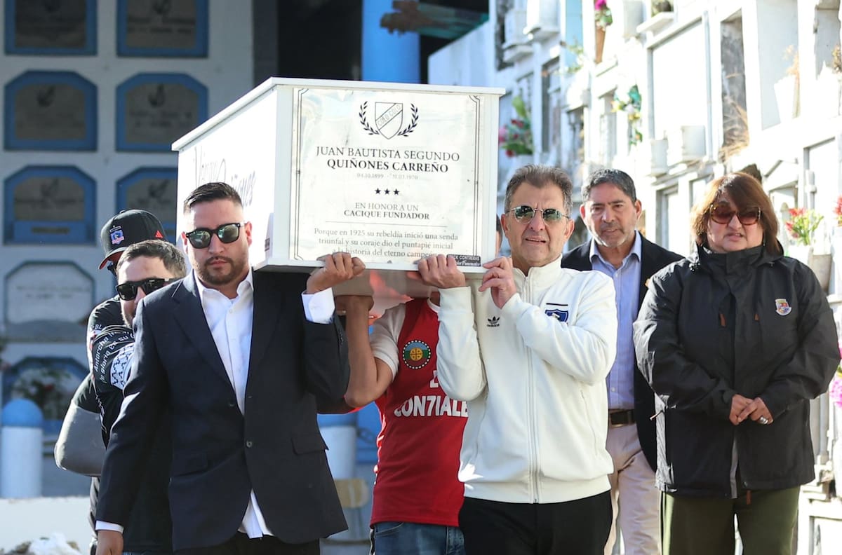 Juan Quiñones se suma al Mausoleo de los Viejos Cracks de Colo-Colo: “Un viaje cargado de historia, memoria y legado”