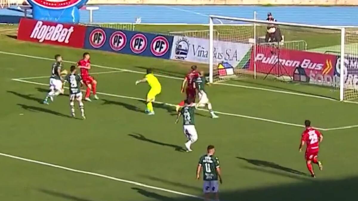 VIDEO | El insólito gol que se perdió Juan Sánchez Sotelo solo frente al arco ante Santiago Wanderers