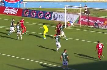 VIDEO | El insólito gol que se perdió Juan Sánchez Sotelo solo frente al arco ante Santiago Wanderers