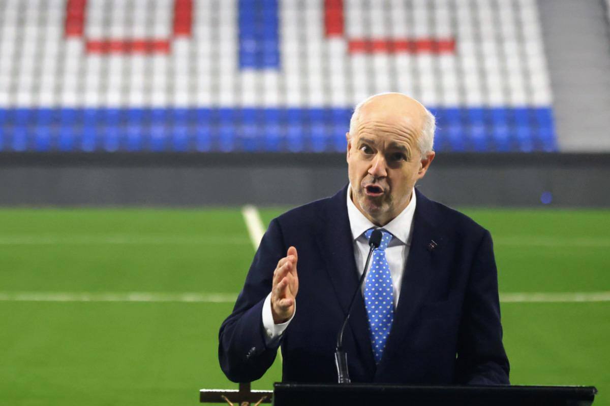 El presidente de Cruzados se refirió a la posibilidad de tener hinchas de Colo Colo y Universidad de Chile en el Claro Arena.
