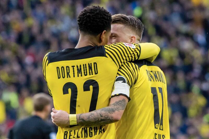 Jude Bellingham (22), en su época en el Borussia Dortmund, junto al alemán Marco Reus.