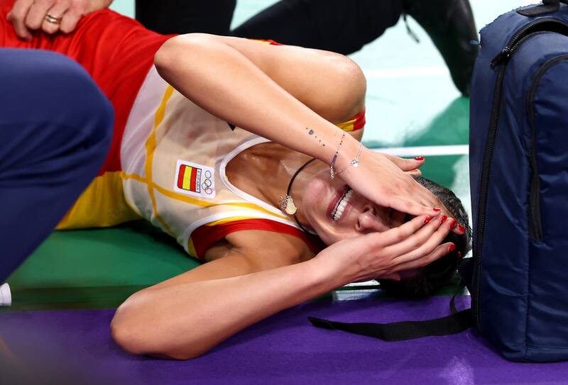 Lesión de Carolina Marin en París 2024. EFE