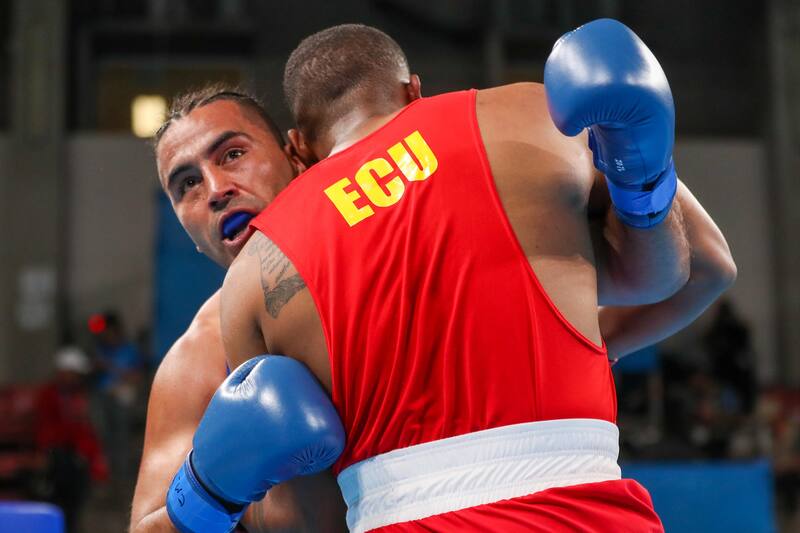 Miguel Véliz contra Gerlon Congo.