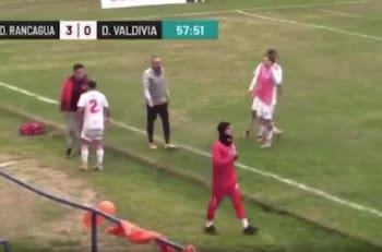 Escándalo en el fútbol chileno: agredió a su DT y fue despedido inmediatamente