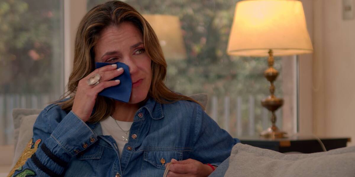 tiene dos hijos, Julia y Leopoldo