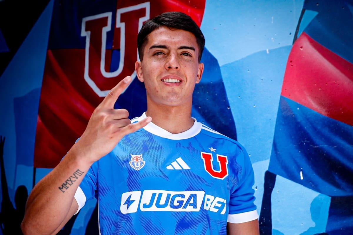 Julián Alfaro durante su presentación en la U.