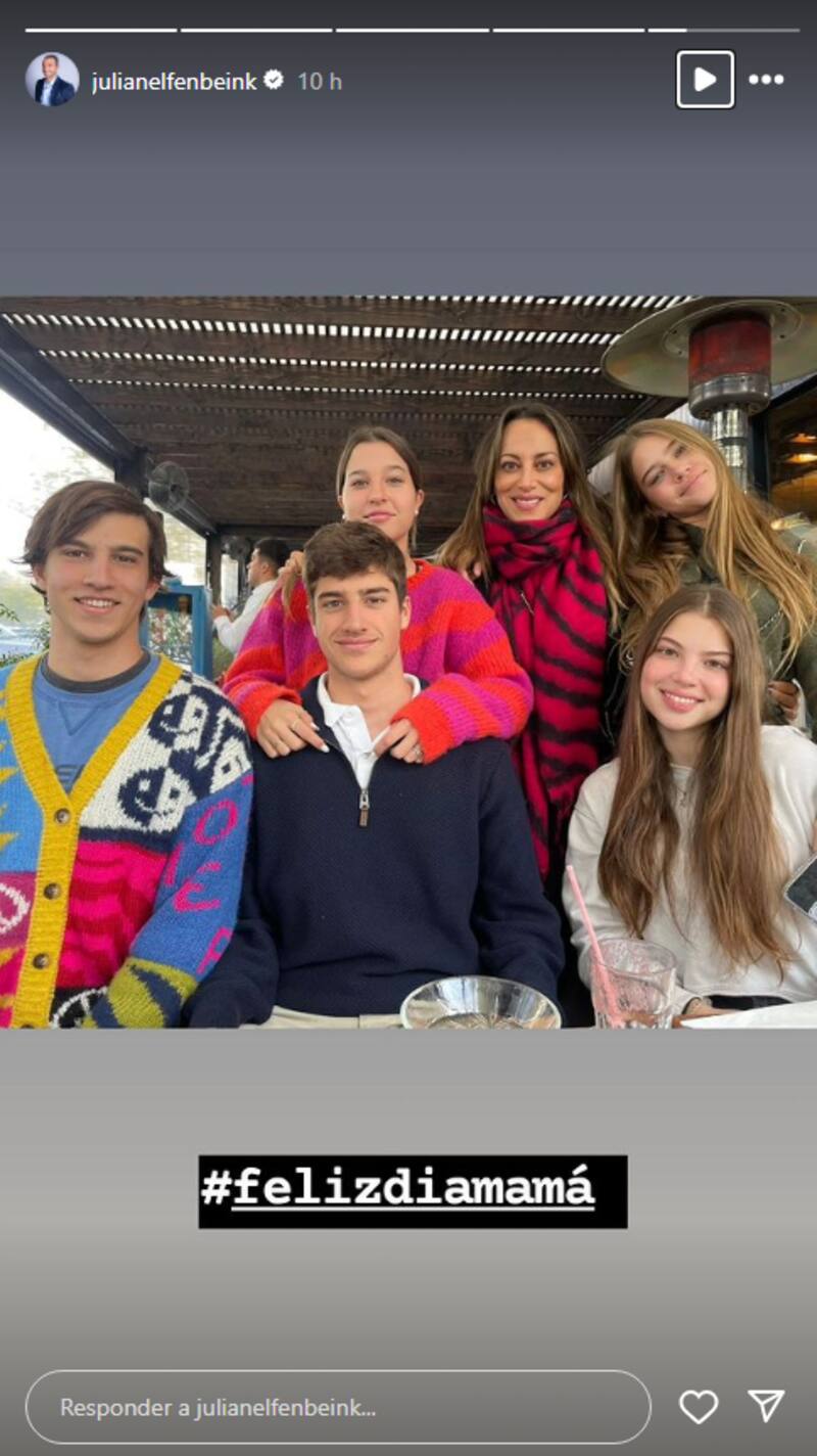 Julián Elfenbein compartió una foto de su pareja celebrando el día de la madre.