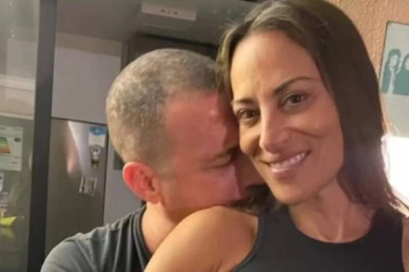 compartió en redes sociales postales del día de la madre de su pareja.