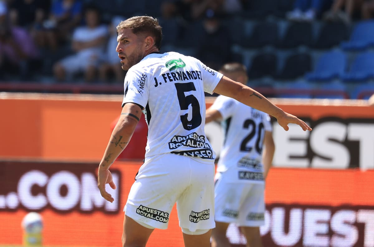 “Tenía muchas ganas de seguir en el fútbol brasileño, pero había un compromiso con Palestino. Preferí dejar todo y volver”