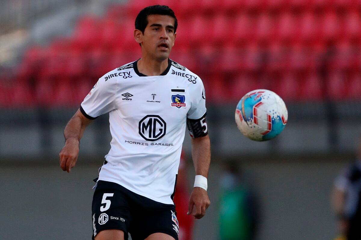 cuando defendía a Colo Colo. El Almirante se burló de los festejos azules.