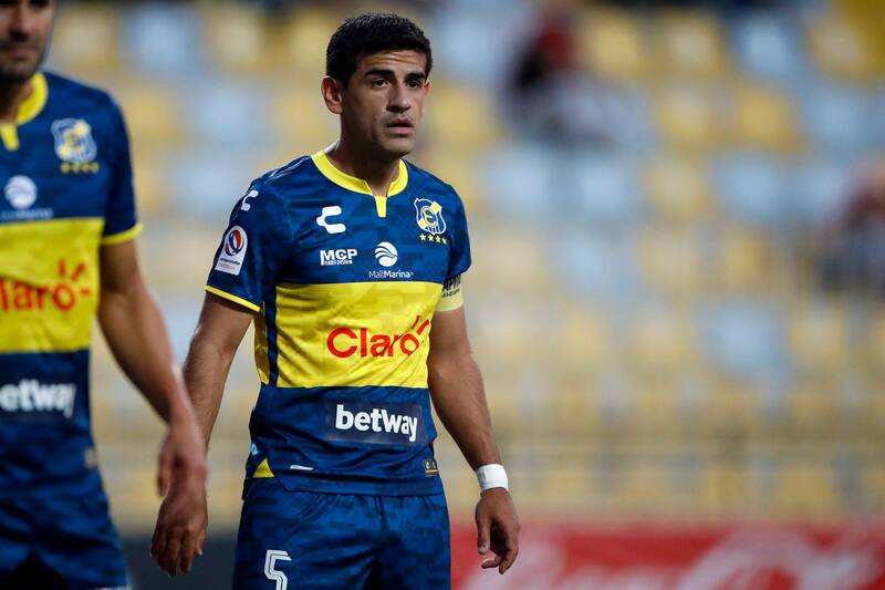 jugando por Everton. Foto: Agencia Aton.