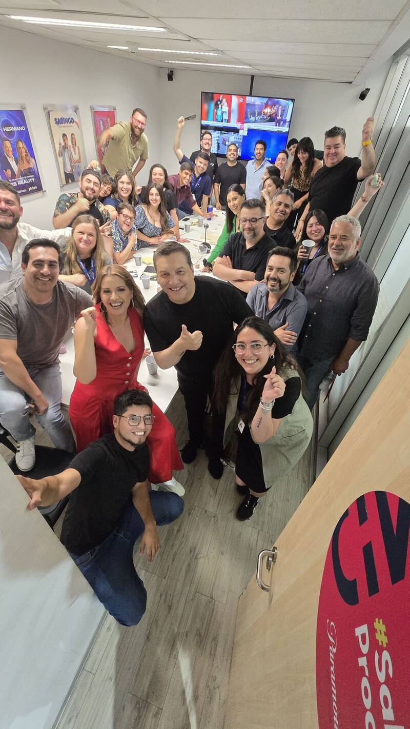 aclaró que estuvo presente en el cóctel de despedida de Monserrat Álvarez.