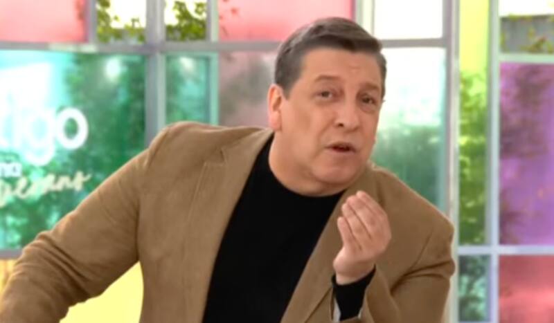 no aguantó y se indignó tras violento turbazo a pareja de abuelitos.