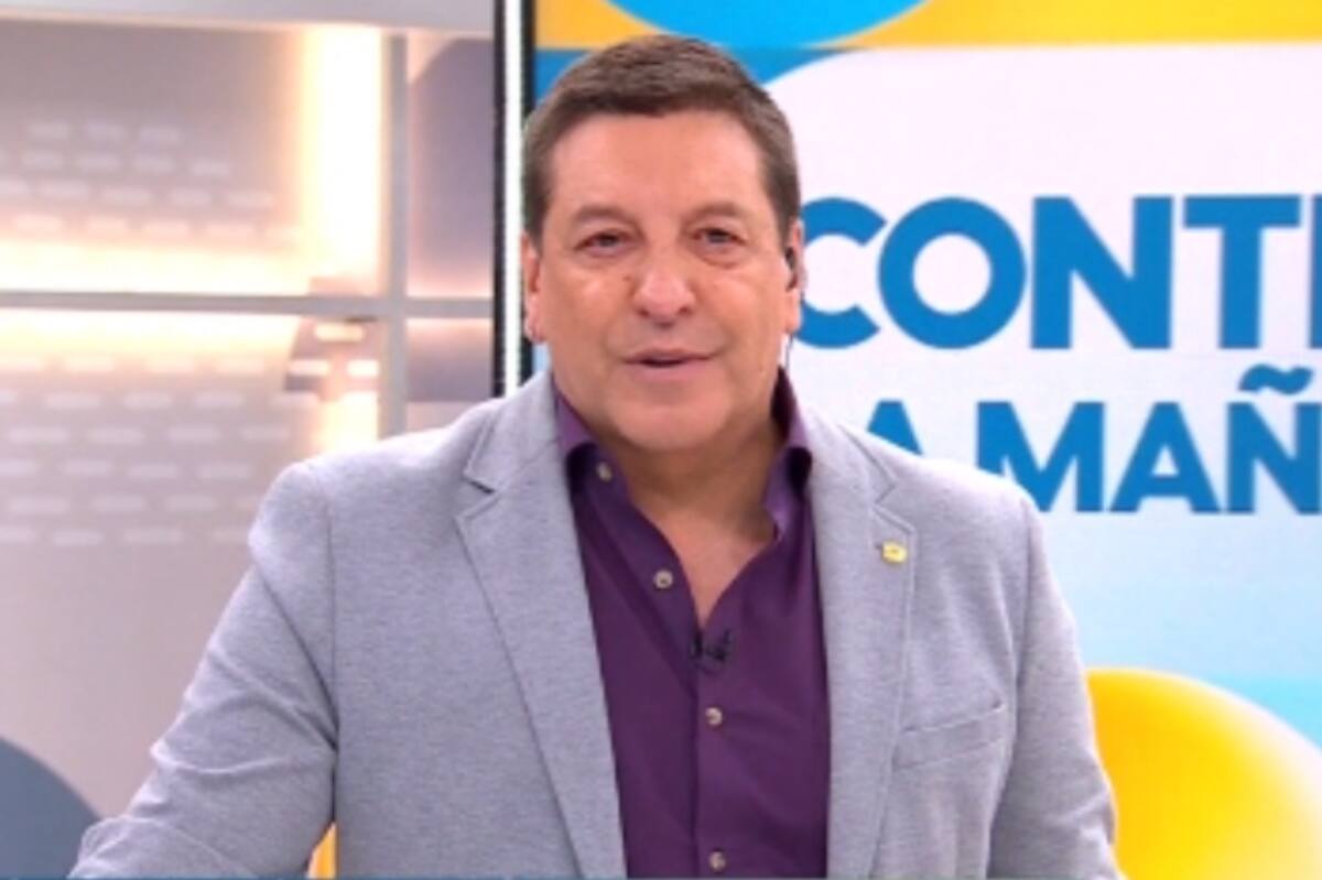 Julio César Rodríguez despide a Eduardo Ávila. Créditos: CHV.