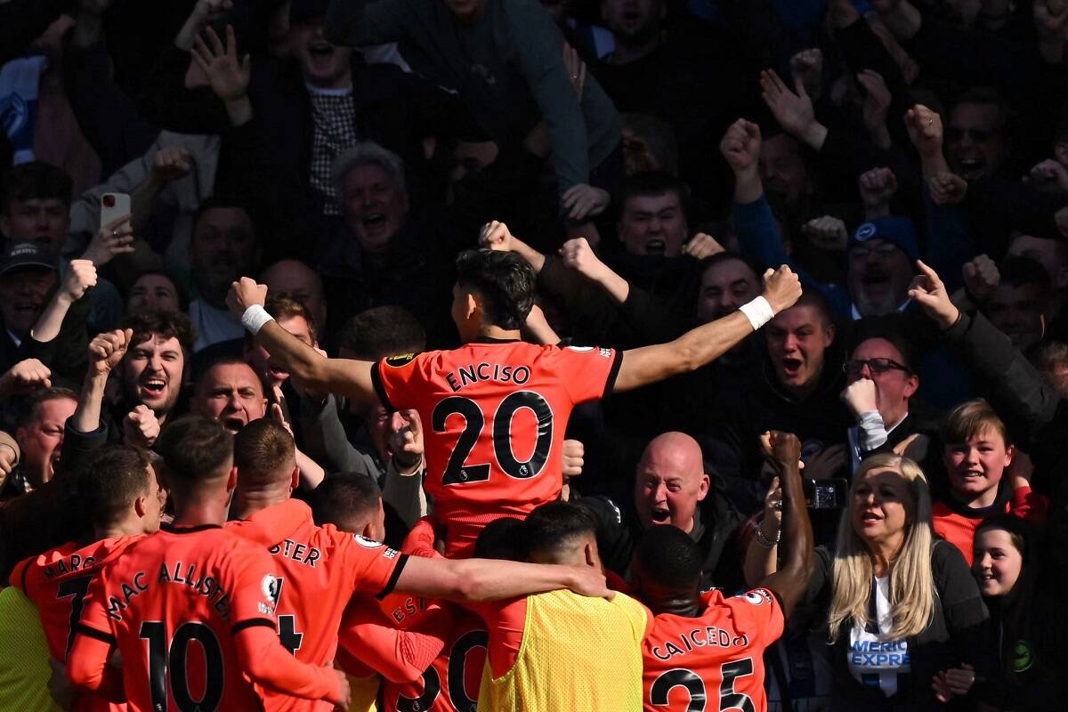 El delantero paraguayo de 19 años anotó un golazo de media distancia ante Chelsea.