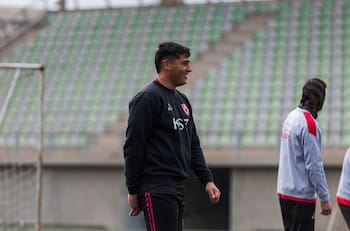 Brilla en Primera B, pertenece a Colo Colo y su DT lo llenó de elogios: “No tiene techo”