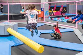 Jumper Trampoline Park tiene actividades bajo techo para toda la familia y a precio rebajado durante mayo