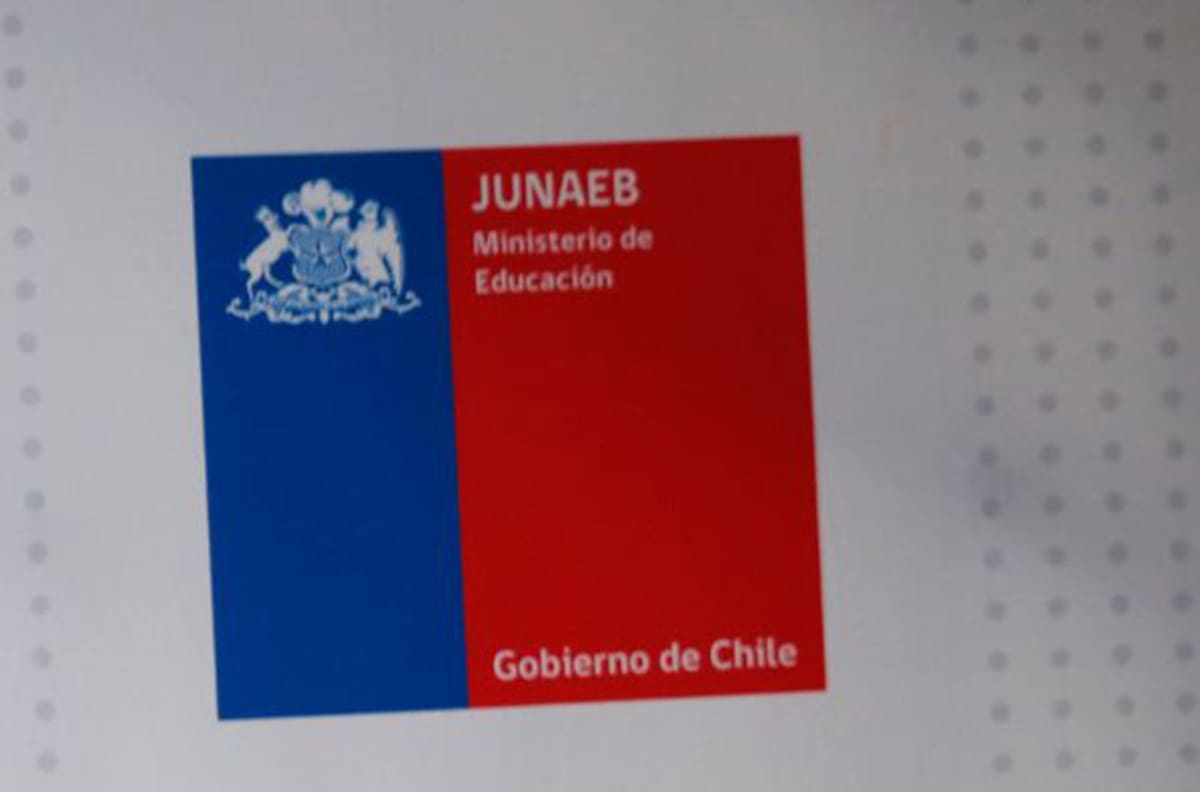 Complicada situación de Junaeb: concesionarios reclaman deudas por más de 50 mil millones