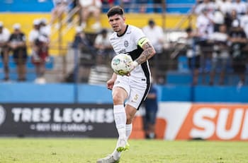 “Si arreglan entre clubes, no tiene problema en salir”: Desde Paraguay ilusionan a Colo Colo con un posible fichaje