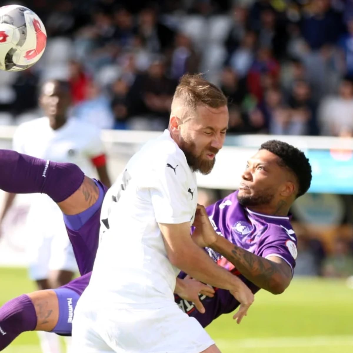 Junior Fernandes anotó un hat-trick y su equipo irá por la gran hazaña en Europa