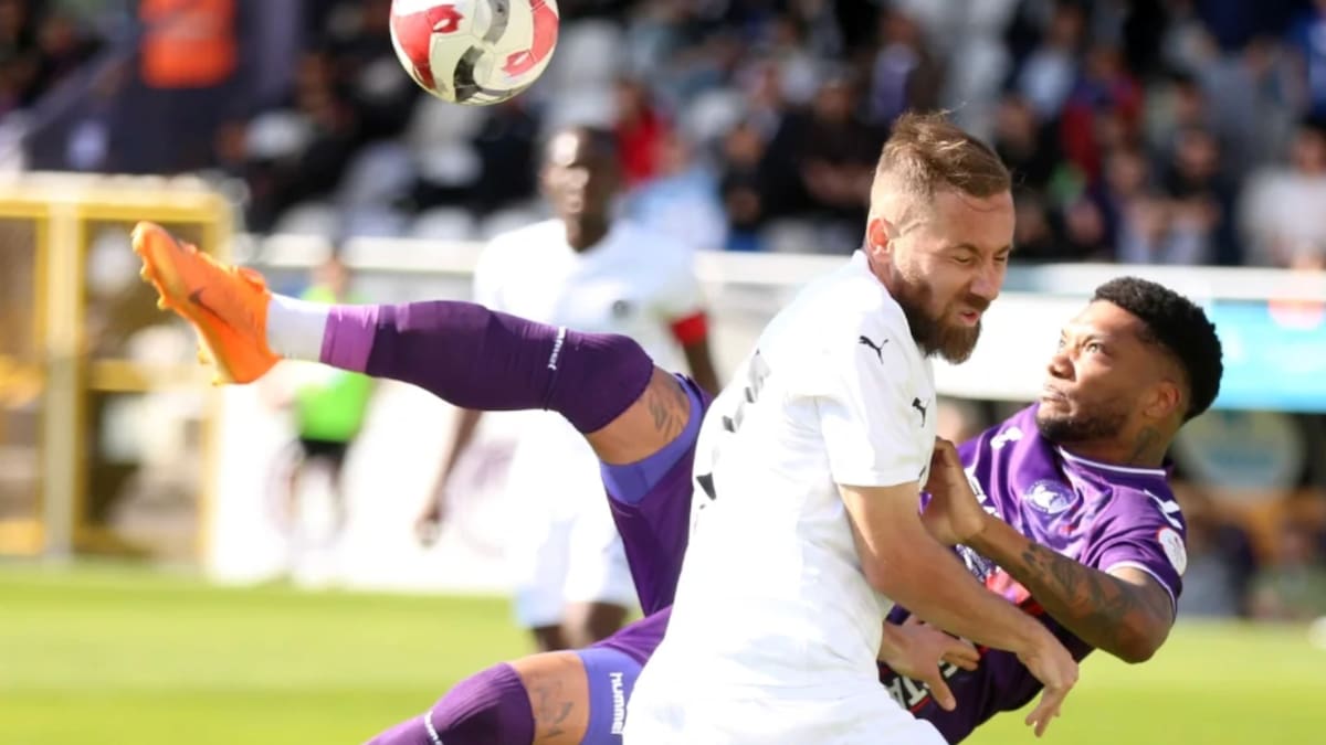 Junior Fernandes anotó un hat-trick y su equipo irá por la gran hazaña en Europa