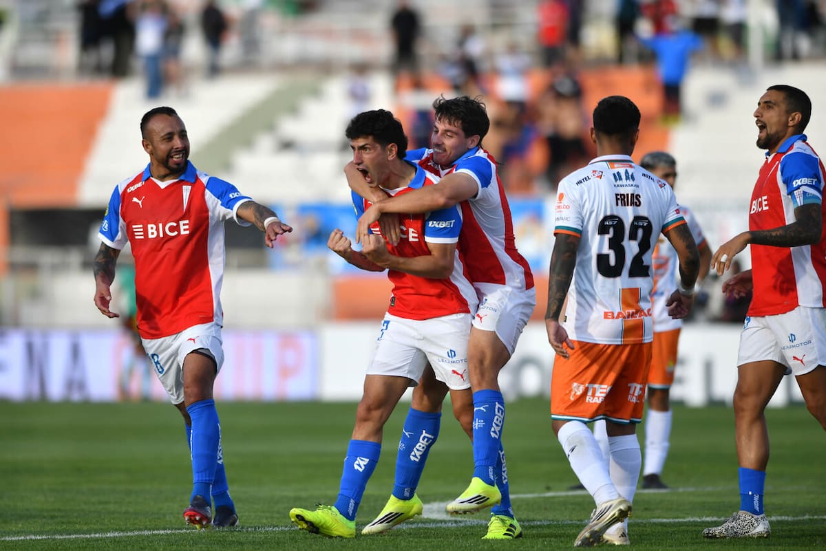 Marcó el segundo gol de la UC. Foto: Aton.
