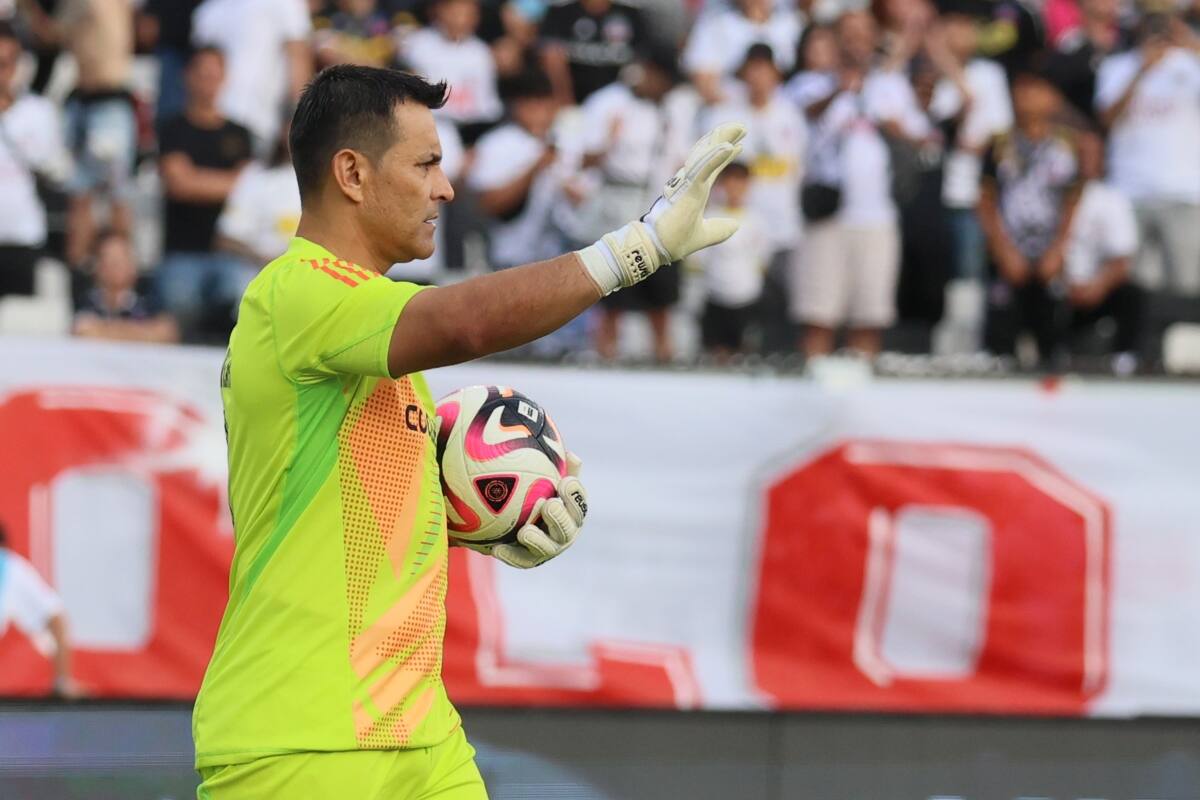 propone a Claudio Bravo para el arco de Colo Colo.