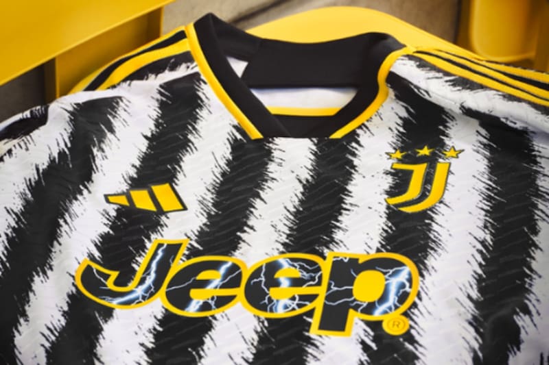 La Juventus, nuevamente castigada por irregularidades financieras.