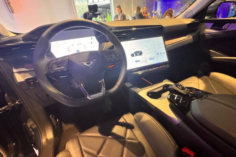 Nuevo SUV con tres filas de asientos