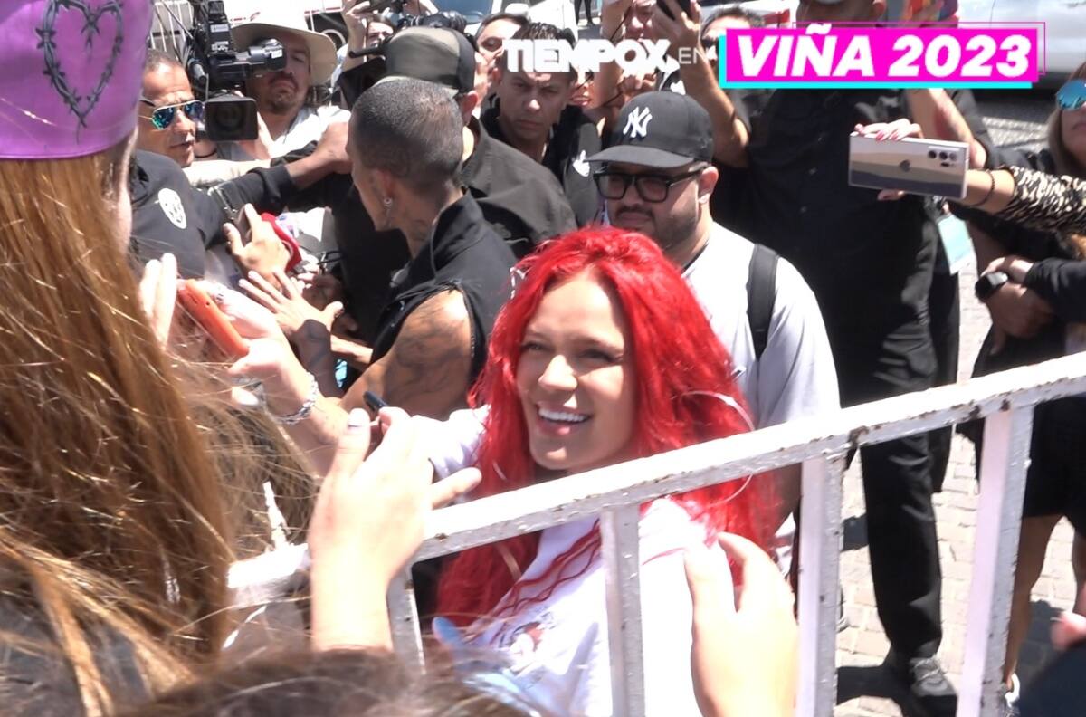 “Hijos de pu...”: El grito de los fanáticos de Karol G contra los periodistas del Festival de Viña 2023