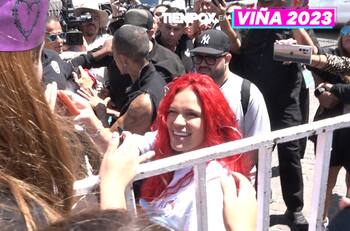 “Hijos de pu...”: El grito de los fanáticos de Karol G contra los periodistas del Festival de Viña 2023